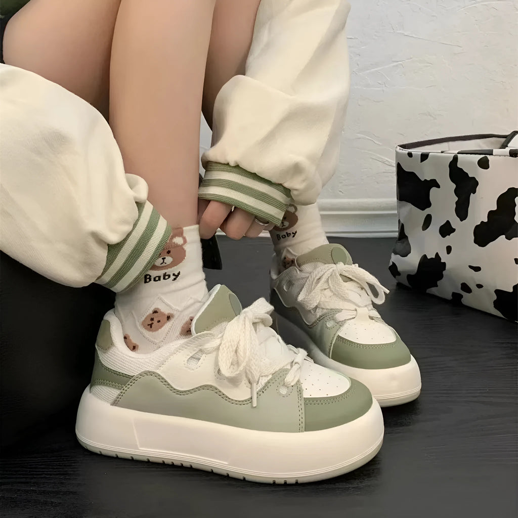 Women's green mesh casual shoes with round toe and flat heel design
