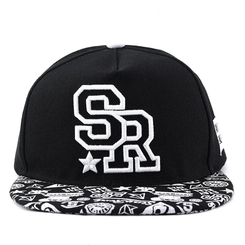 Cotton baseball cap with embroidered letters, adjustable sizing, in black or white colour