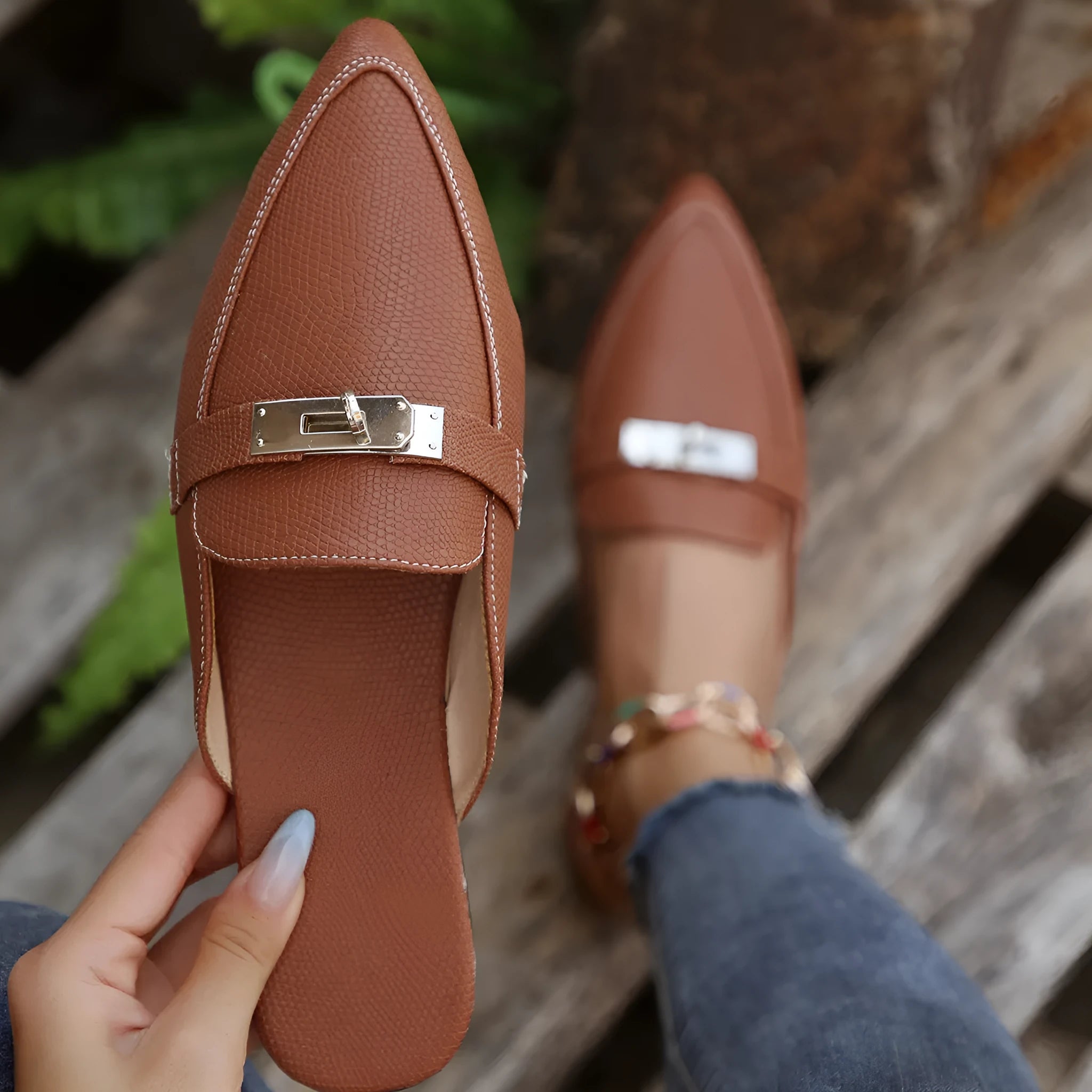 Women's pointed-toe low heel semi-slippers in light brown with PU upper and rubber sole
