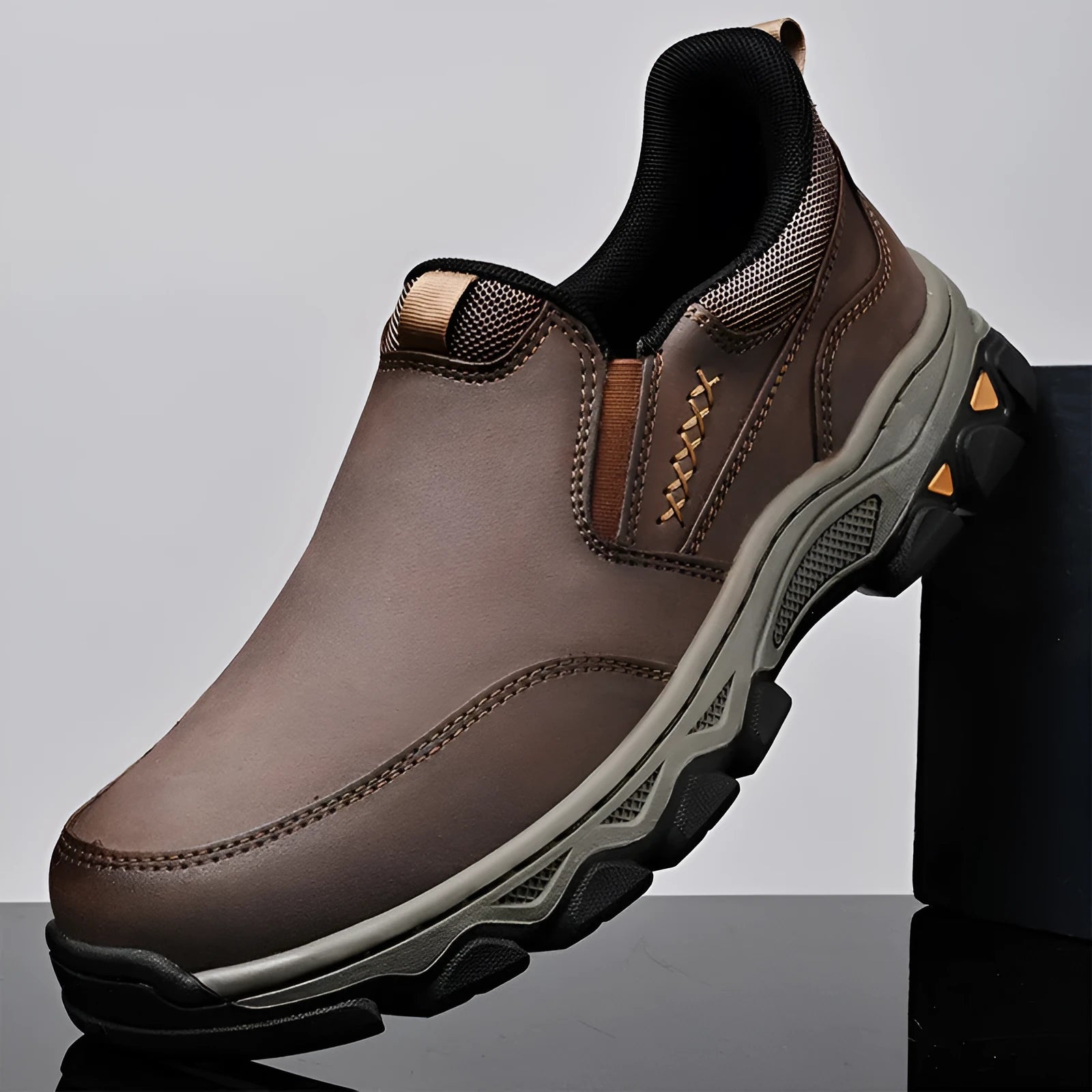 Men's casual leather shoes in black, flat heel, round toe, lace-up, rubber sole, PU upper