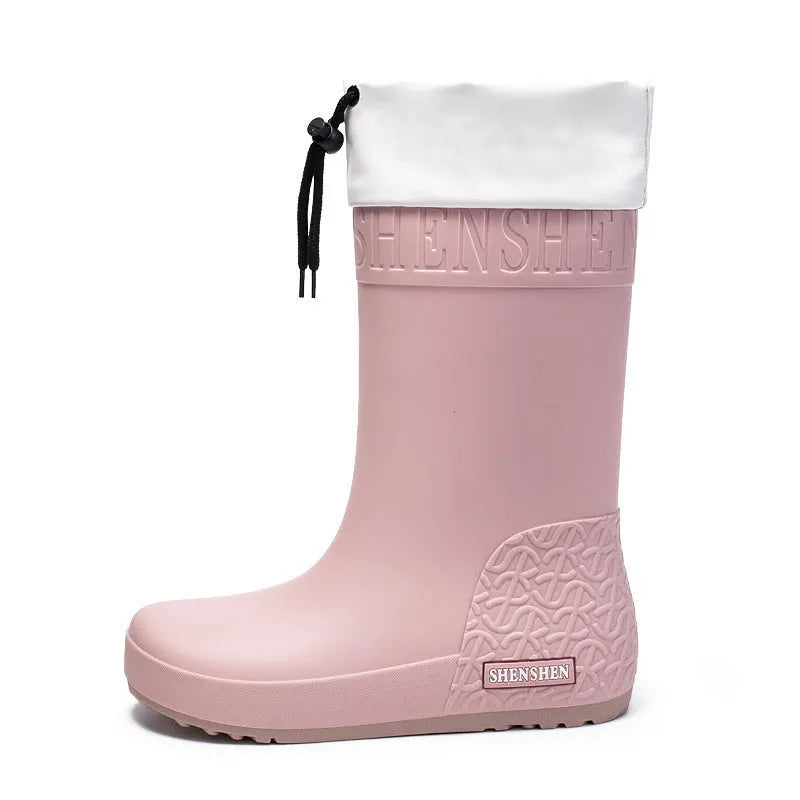 Women's PVC rain boot in solid colour with non-slip sole
