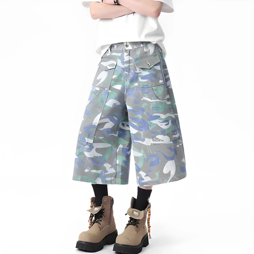 Camouflage pattern cotton denim cropped trousers with straight leg and zipper fly opening
