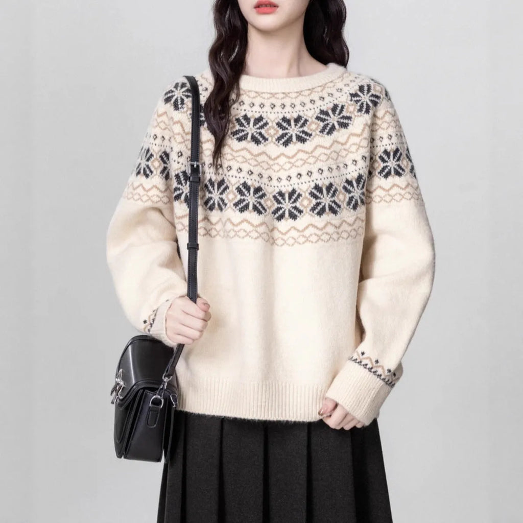 Women's milky white geometric pattern pullover sweater with crew neck and long sleeves