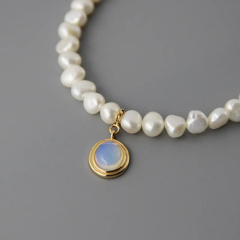 Geometric pearl pendant silver necklace with adjustable chain length