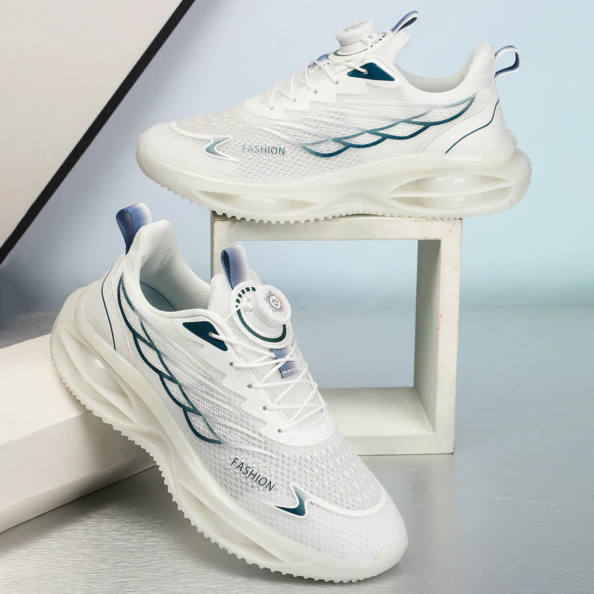 Casual solid colour running shoes with mesh upper and rubber sole in sky blue