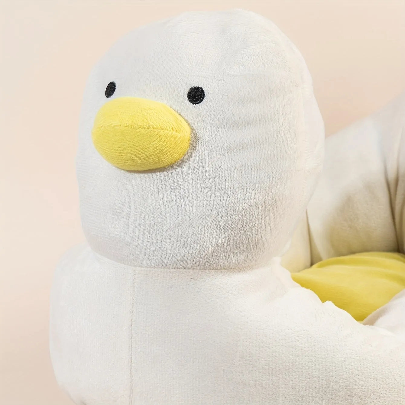 Duck-shaped pet bed sofa in blue or white colour for small dogs and cats