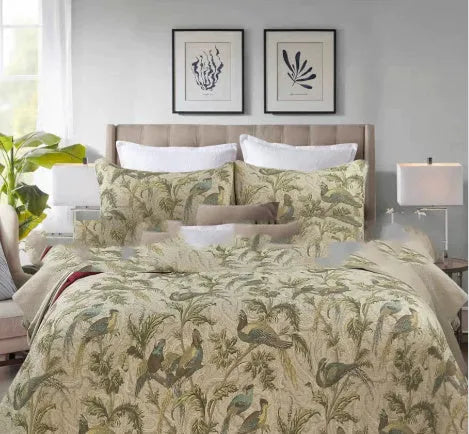 Blue cotton bedspread with American floral and bird pattern, quilted textile measuring 230x250 cm