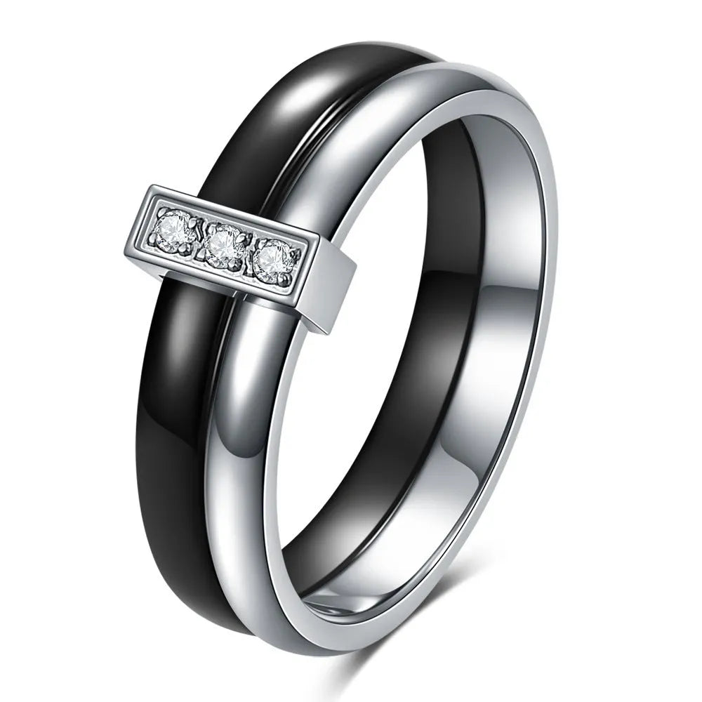 Ceramic women's ring with 6mm zirconium geometric centrepiece and glossy stitching in steel black or gold white