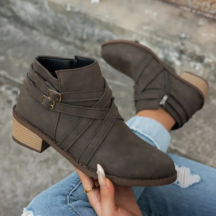 Retro fashionable single boots in camel with pointed toe and medium heel, PU upper