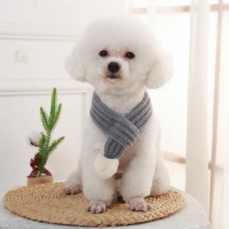 Polyester dog scarf for autumn and winter in red and white, suitable for small to large dogs
