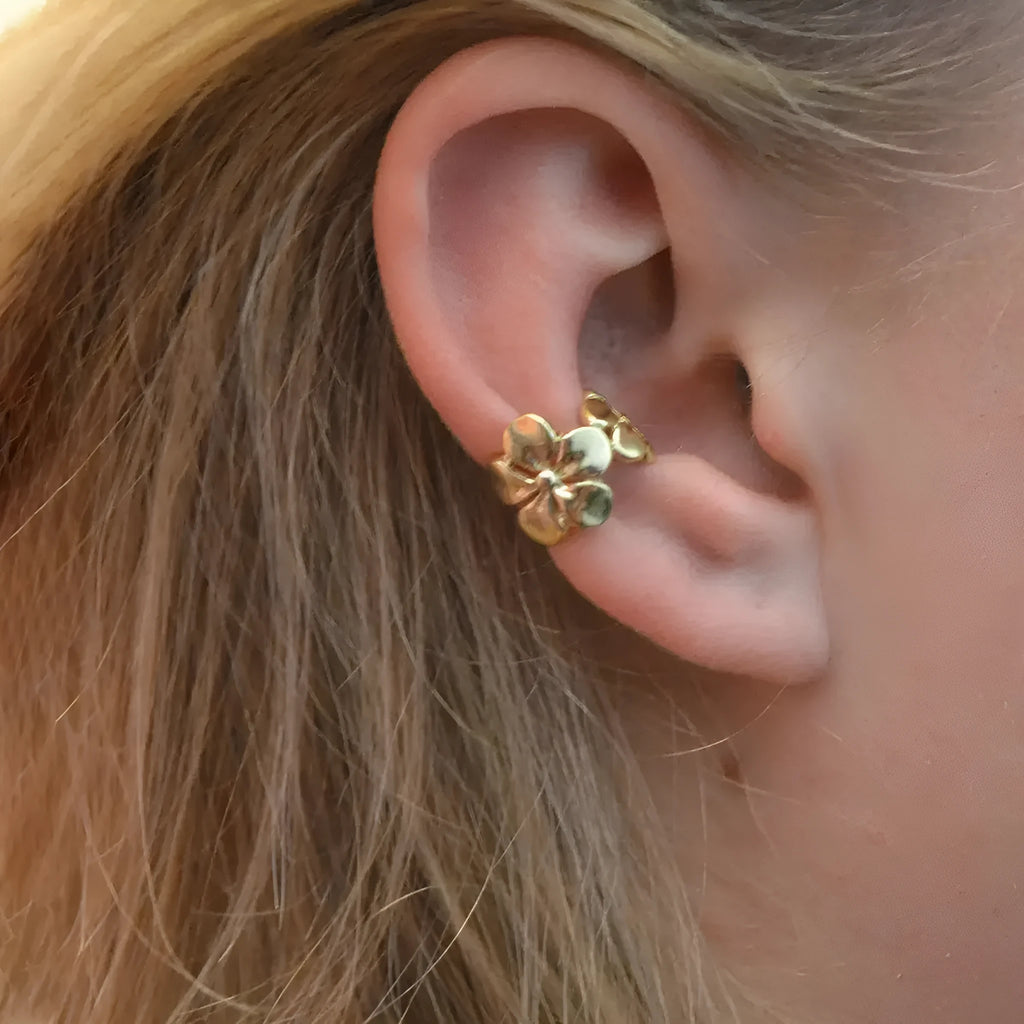 Gold starfish and conch shell drop earrings for women with animal zodiac design