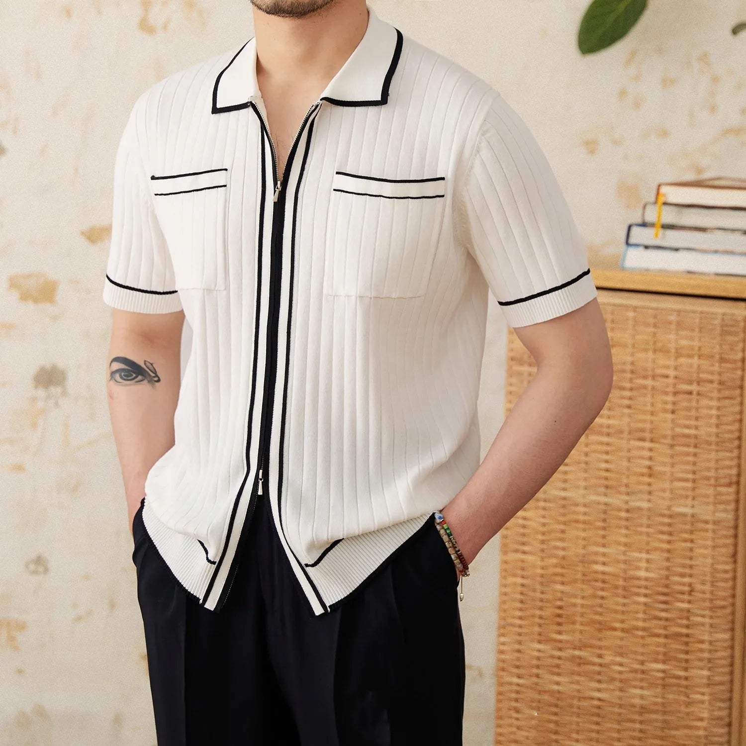 Slim fit men's polo shirt with elastic lapel collar in black and white colour options