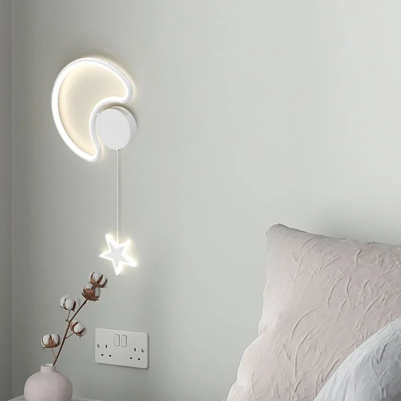 Children's room wall lamp with five-pointed star and cloud design in white with left-facing cloud style and three-colour LED