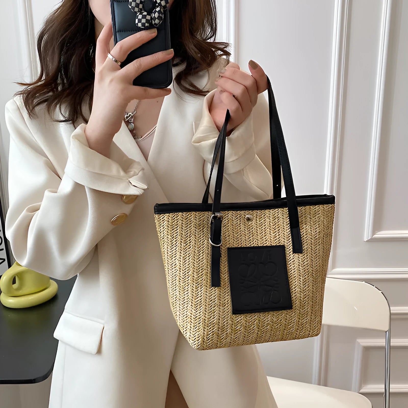 Straw woven women's shoulder bag in white or black with large capacity and retro sewing thread details