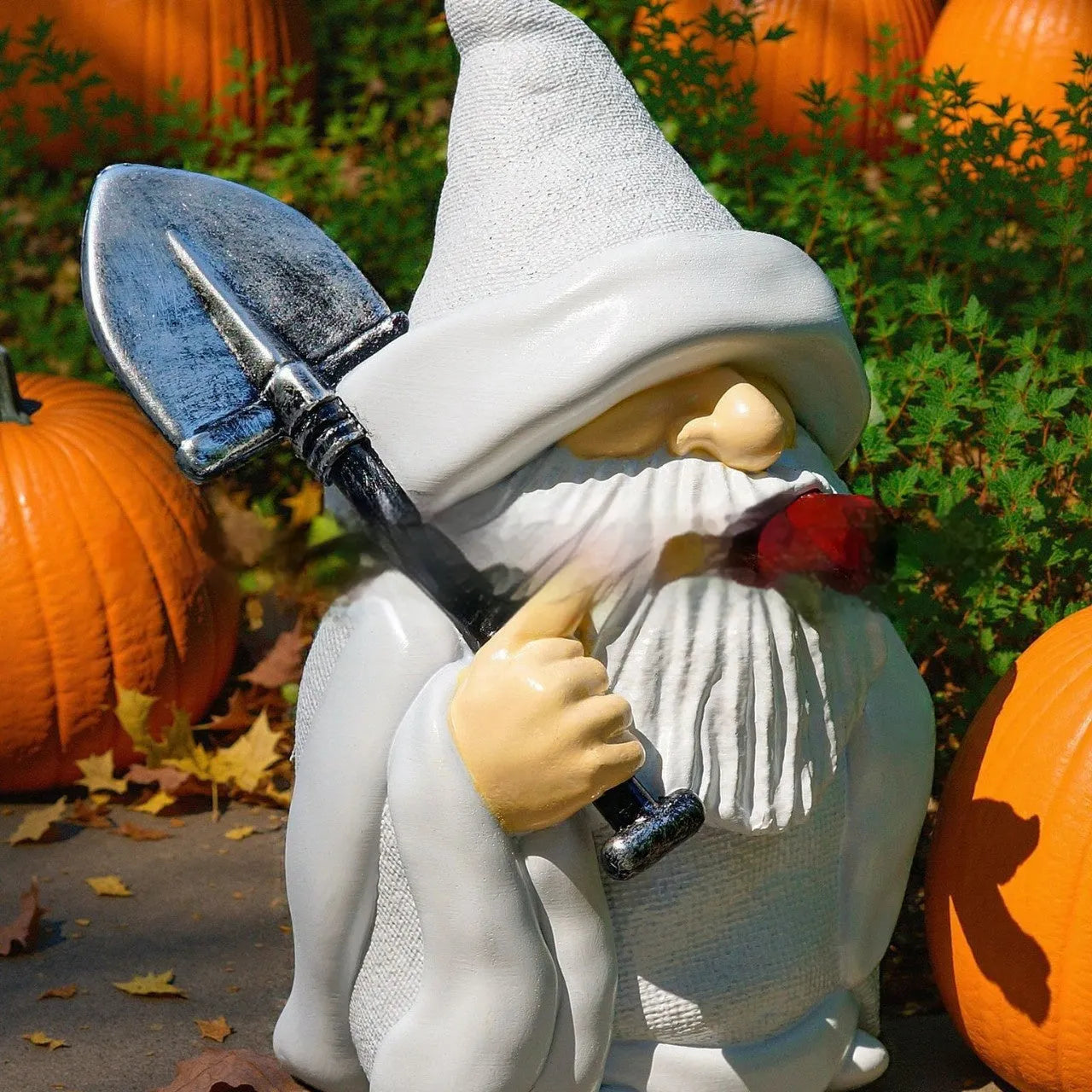 Smoking Shovel Dwarf resin craft ornament for Christmas and Halloween decoration