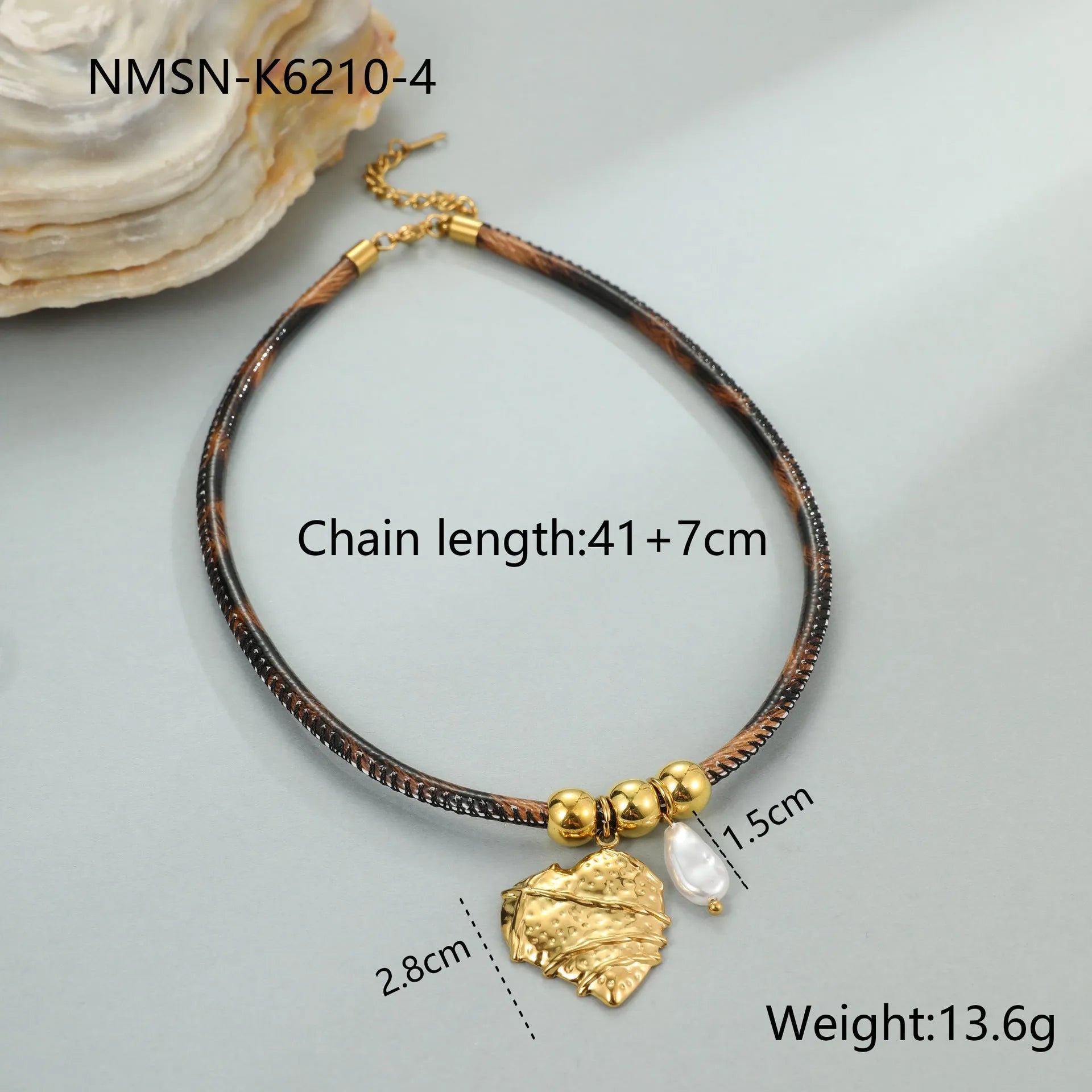 Women's stainless steel leopard necklace with geometric pendant and adjustable chain length