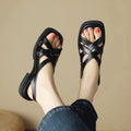 Women's patent leather beach sandals with square toe and cross-belt fastening