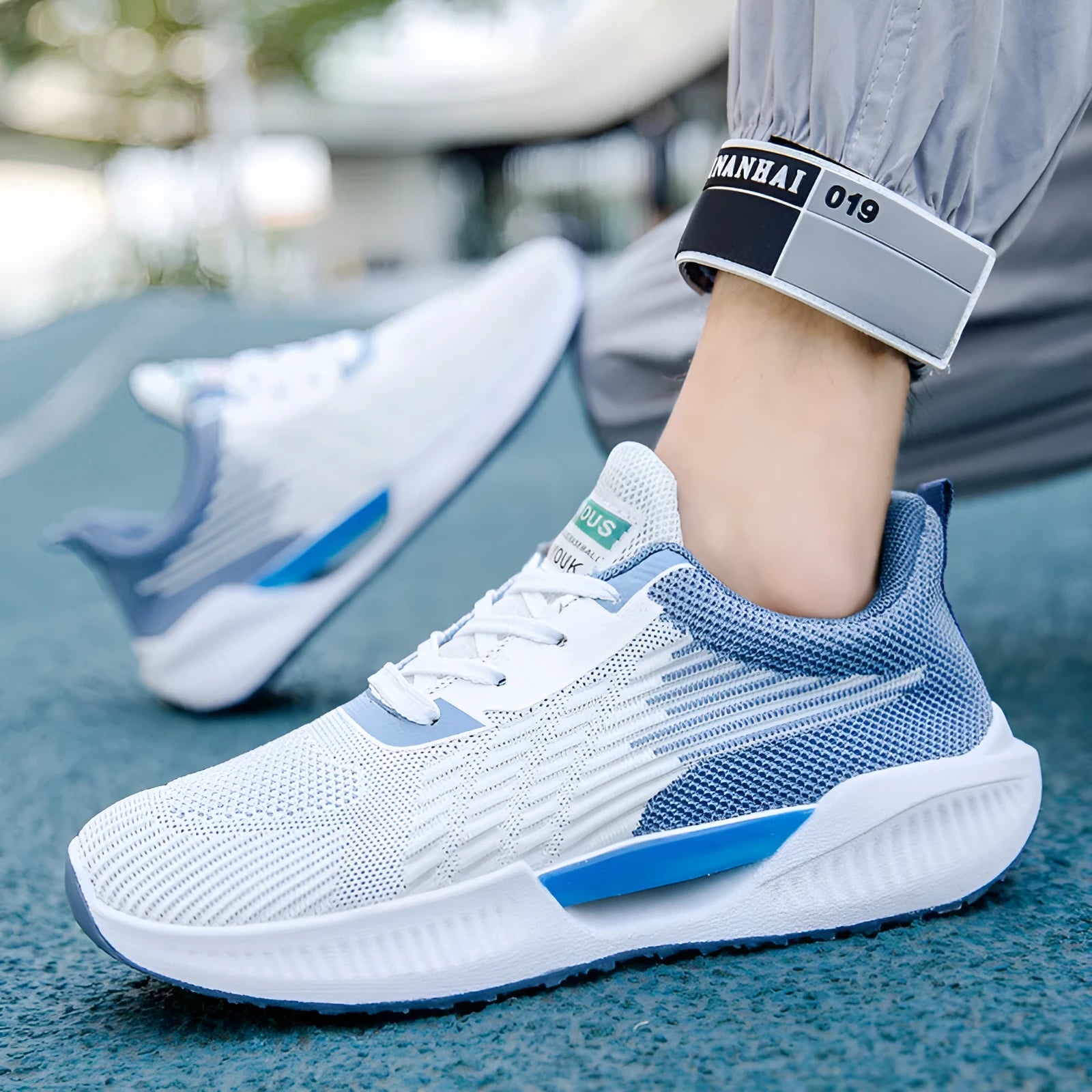 Men's blue casual sports mesh shoes with cloth upper and round toe design