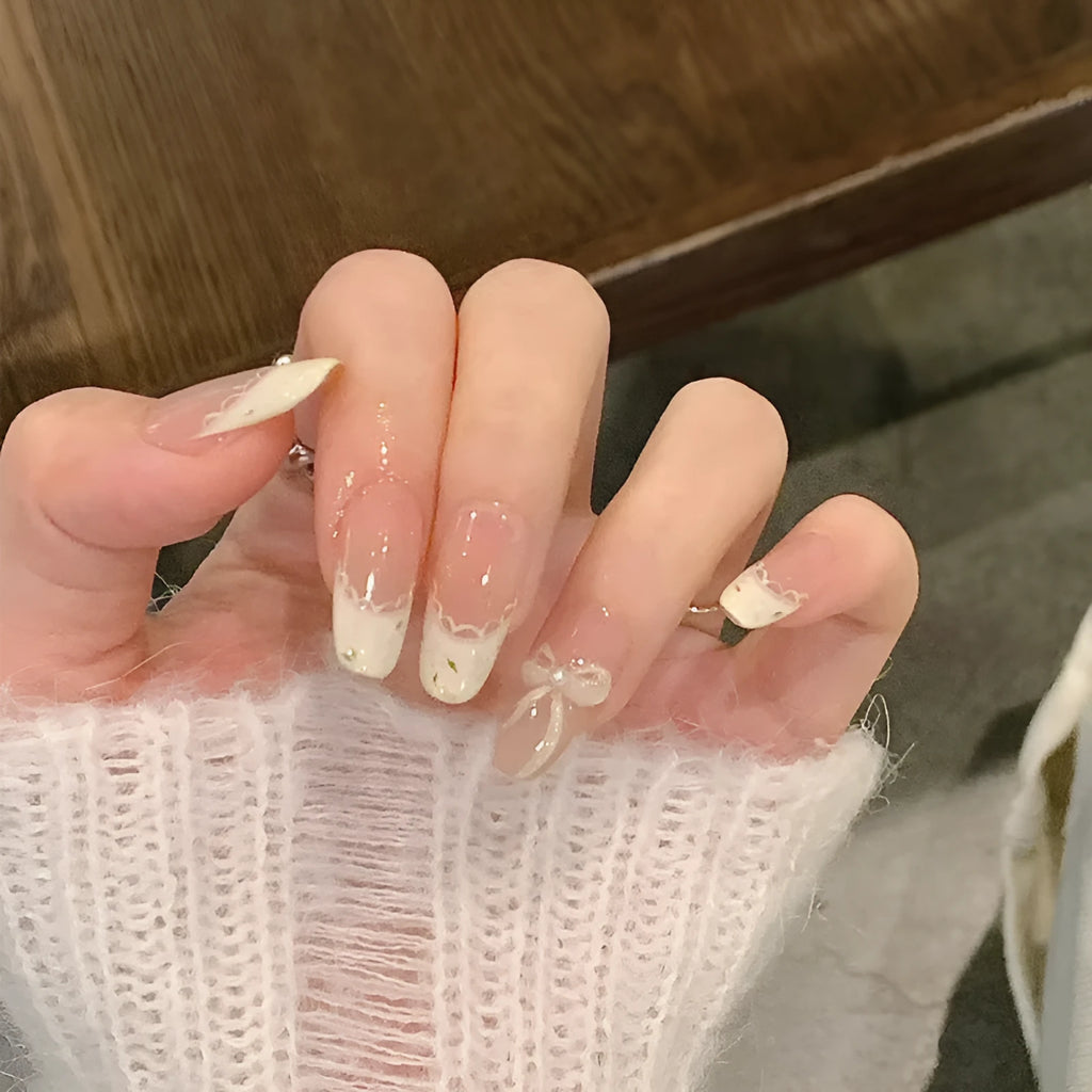 Set of sweet pastel coloured fake nails for girls in short square style