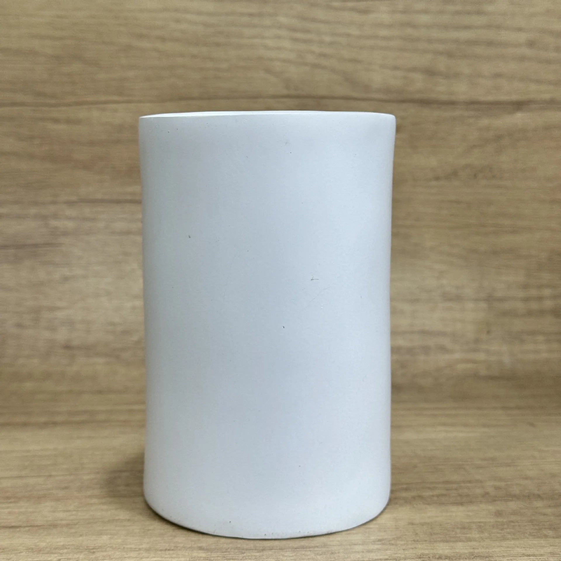 Funny American style resin tissue box desktop ornament measuring 8.5cm by 14.6cm