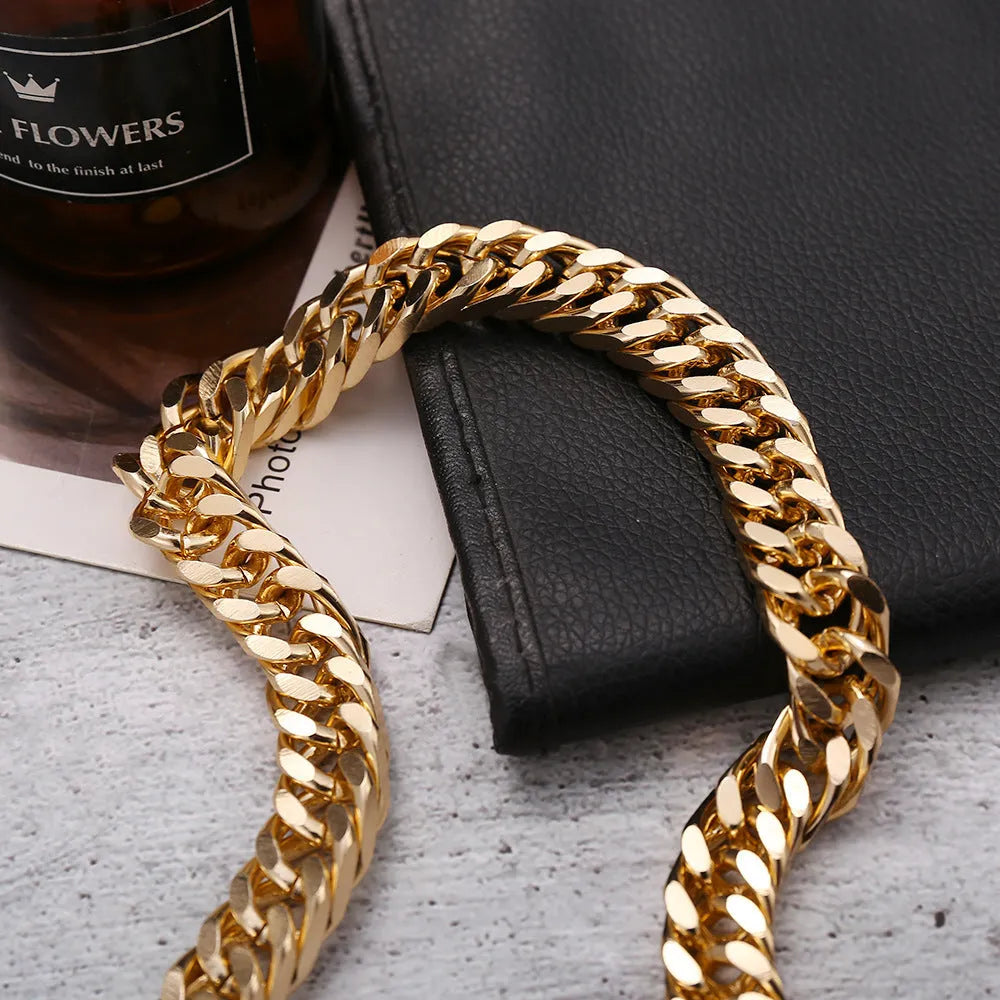 Gold thick chain women's necklace with 32cm length and electroplated alloy construction