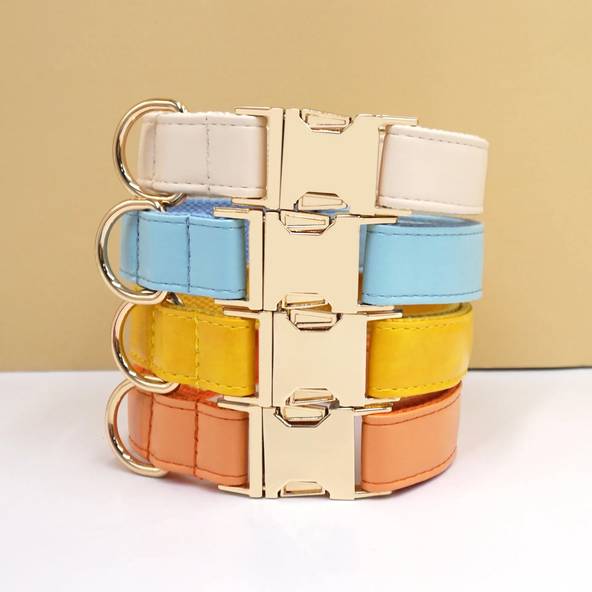 Leather dog collar with colour blocking design in caramel colour, size M