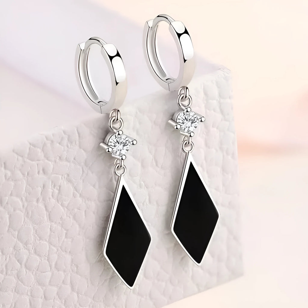 Silver vintage diamond geometric ear clips for women, zinc alloy electroplated earrings.