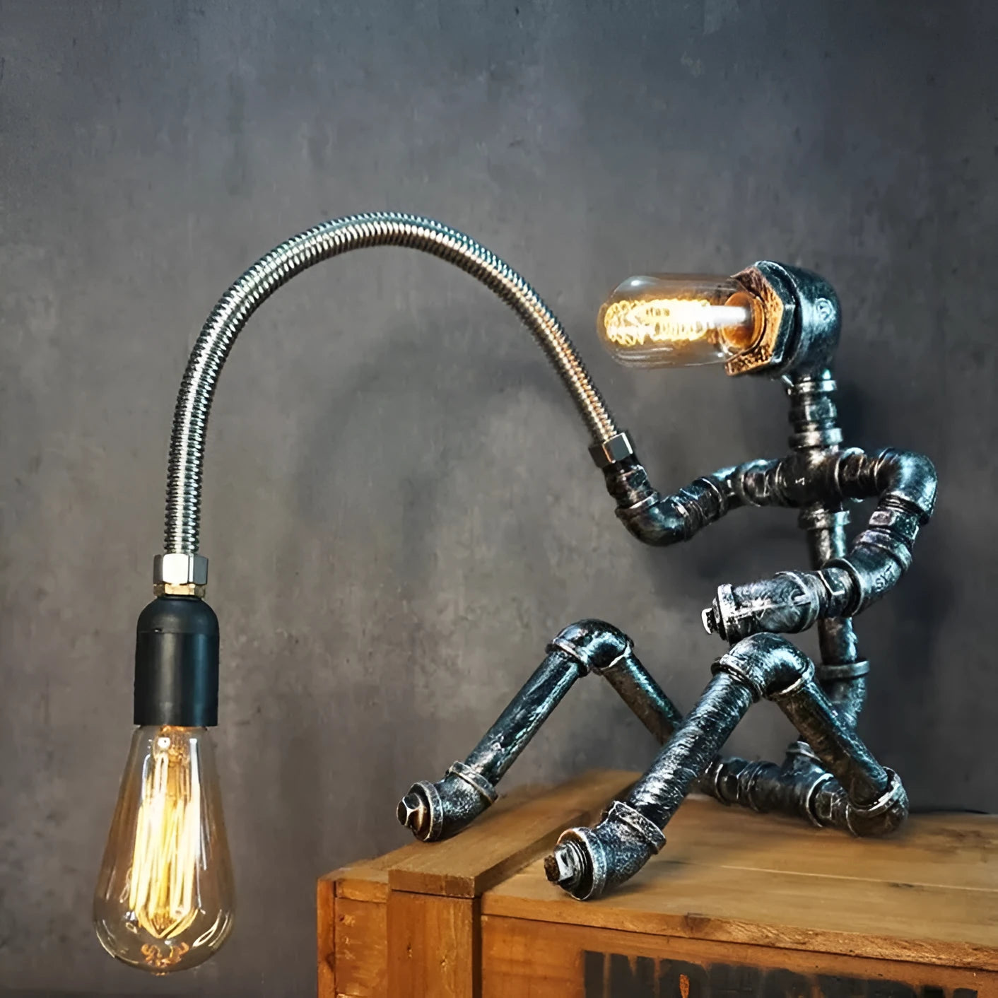 American retro industrial style bar table lamp with iron shade and water pipe design