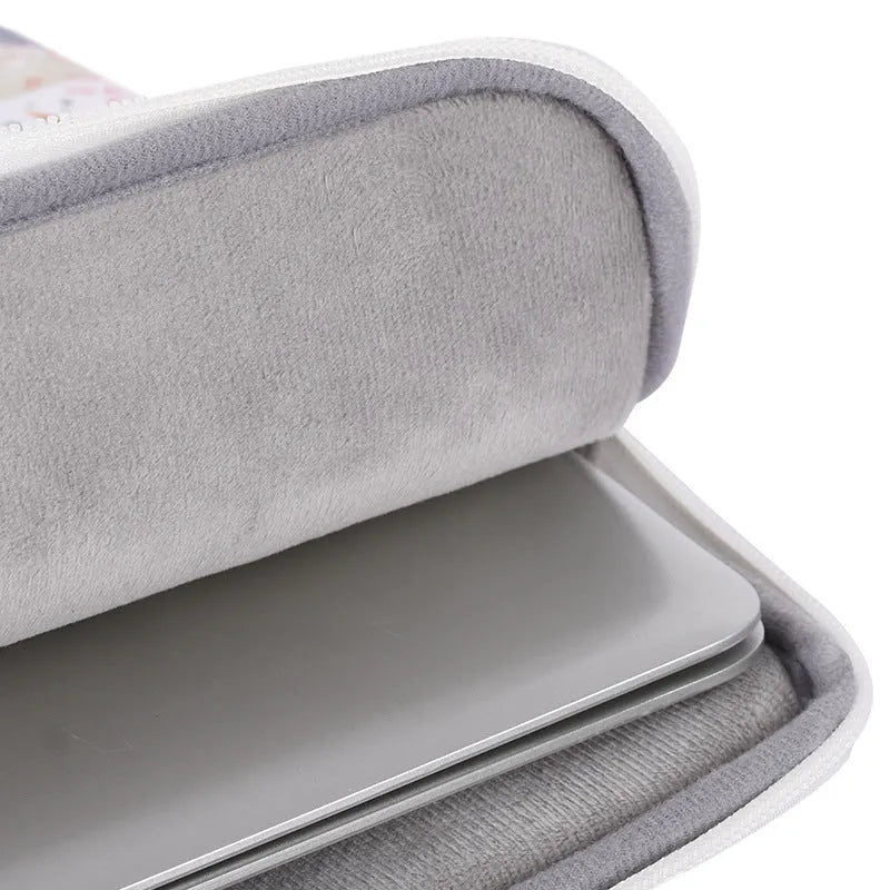 White waterproof PU leather laptop inner sleeve for 14-inch computers.