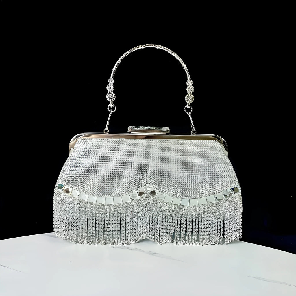 New tassel shell-shaped polyester banquet bag in silver with chain detail for evening events