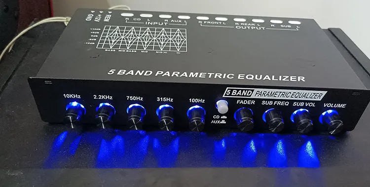 Car audio EQ frequency division amplifier with front panel controls for subwoofer adjustment