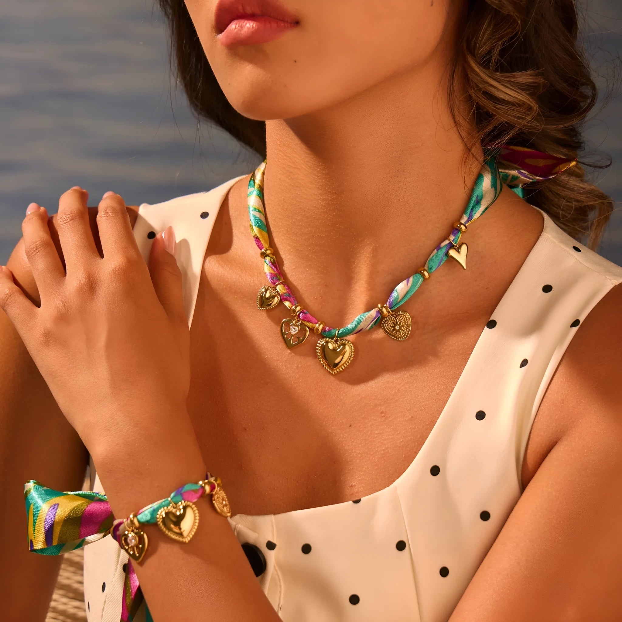 Geometric stainless steel necklace and bracelet set with 18K plating and adjustable chain length