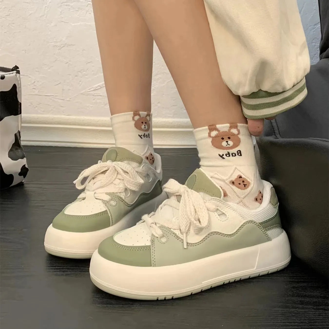 Women's green mesh casual shoes with round toe and flat heel design