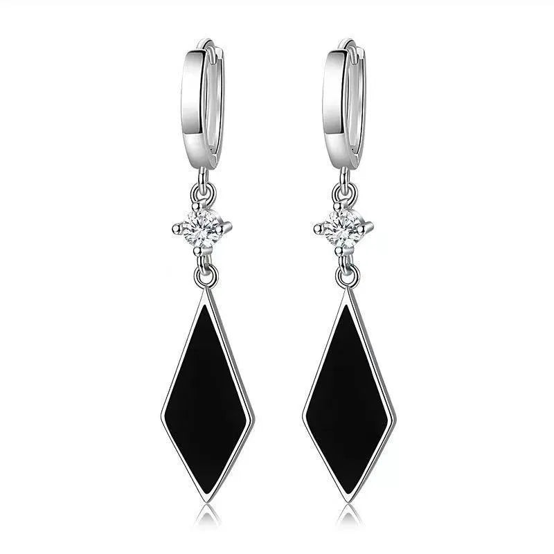 Silver vintage diamond geometric ear clips for women, zinc alloy electroplated earrings.