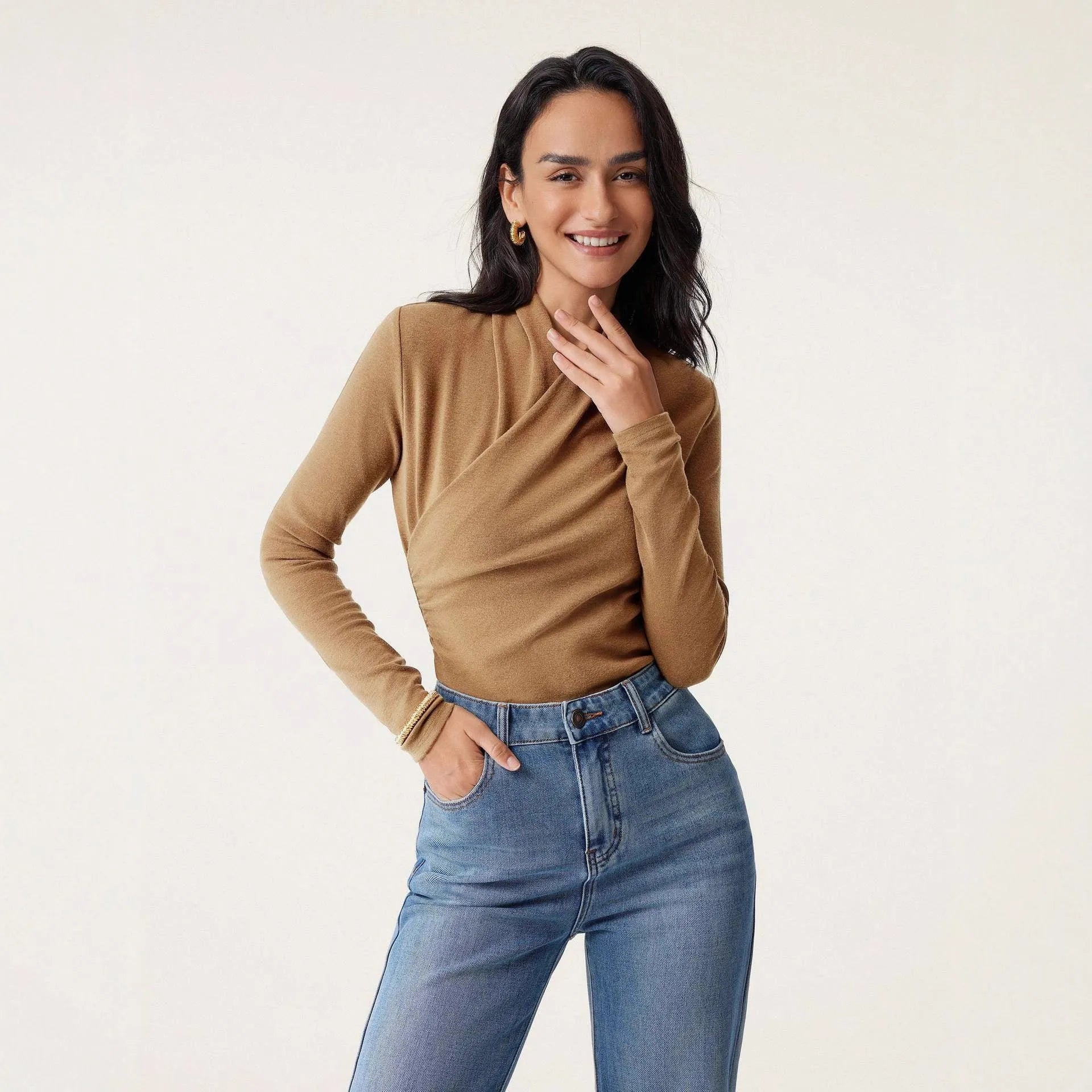 Camel-coloured women's slim fit polyester pullover sweater with long sleeves