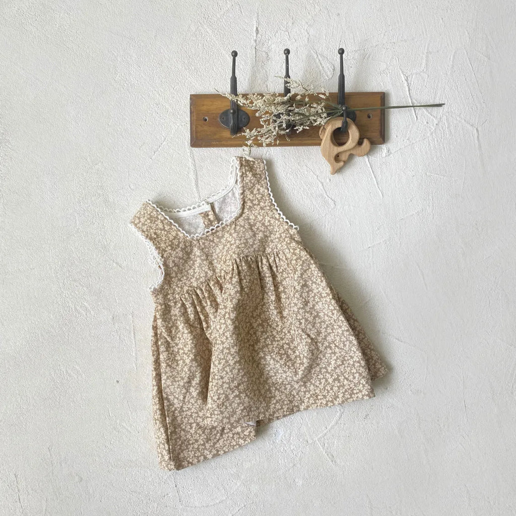 Girls' three-dimensional lace vintage floral vest dress in gray apricot polyester fiber, suitable for heights 73-100cm