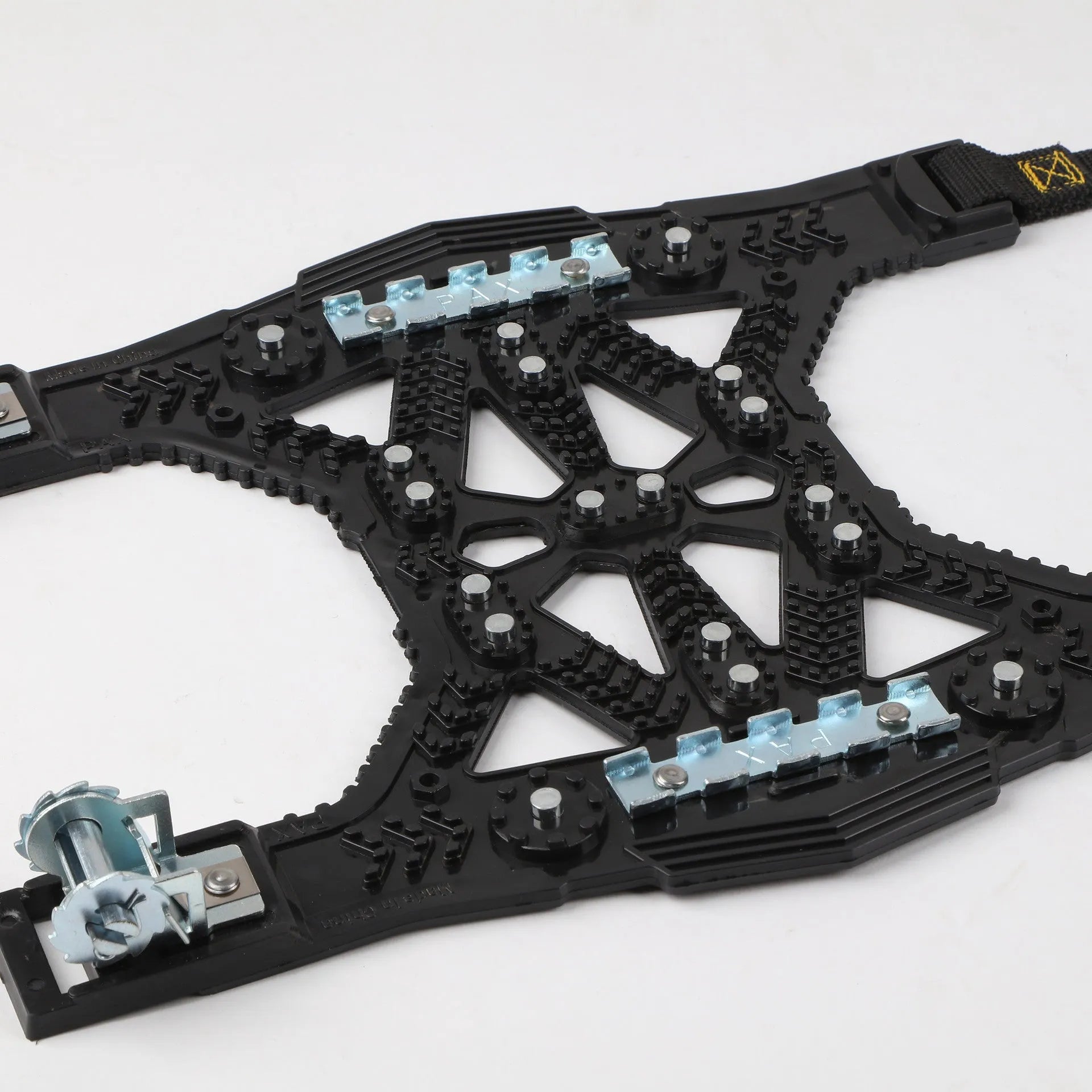 Universal nonskid chain with steel plate gear, black, for car or SUV, with installation tools