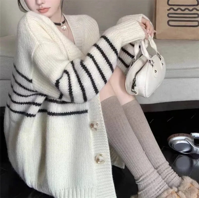 Women's collar button cardigan with 3D textured pattern in free size