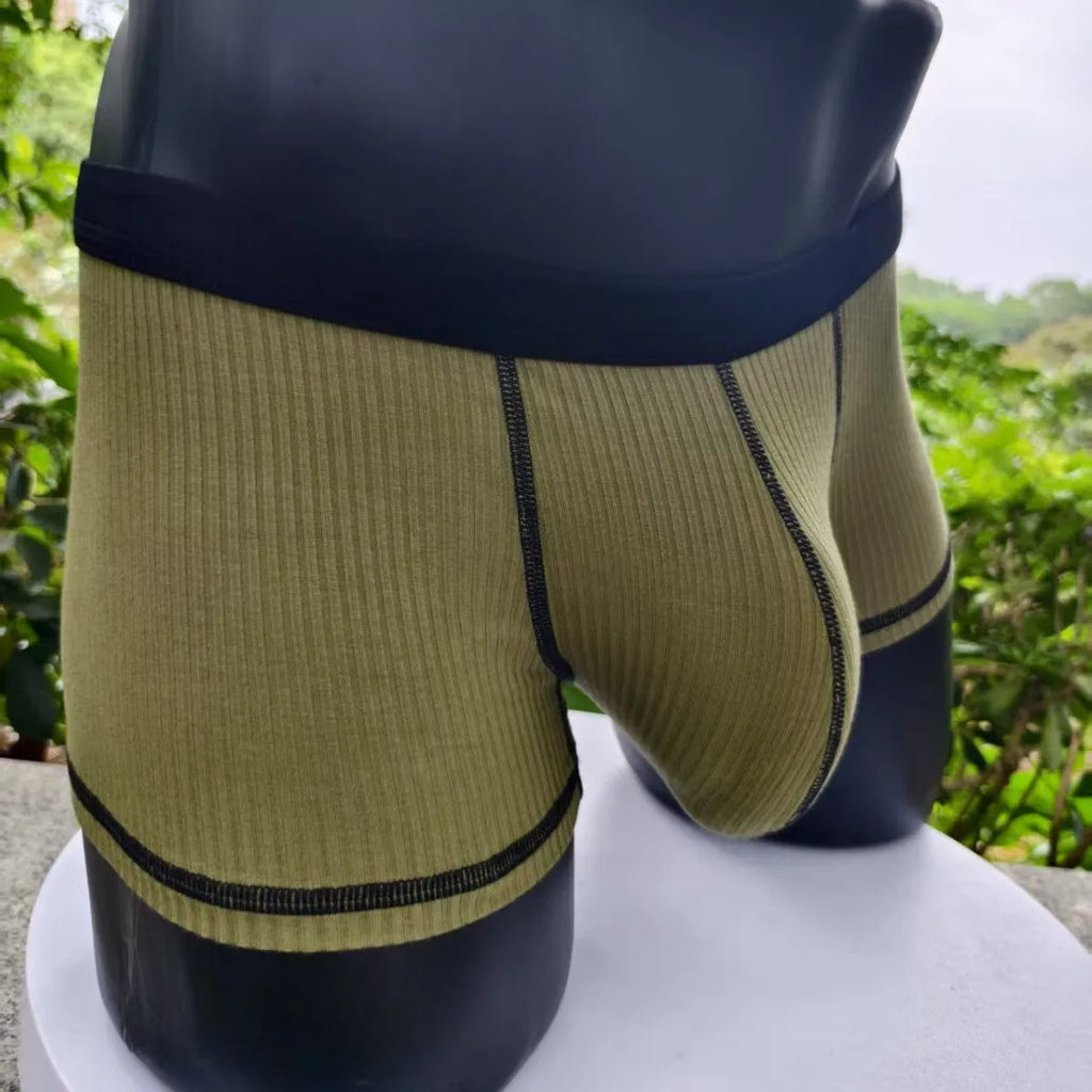 Breathable thin men's boxers in solid colour with hip lifting and body shaping, size L to 3XL