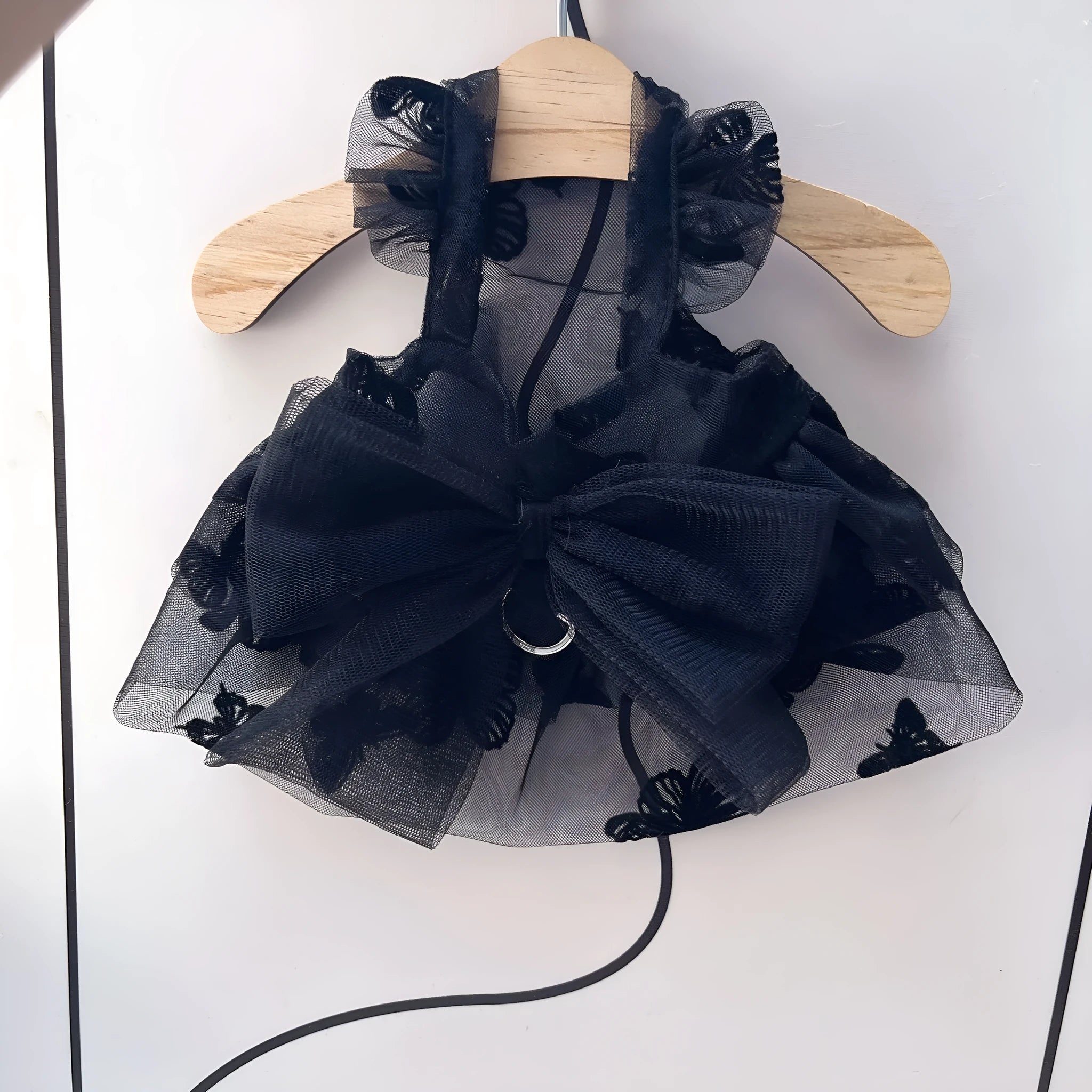 Black gauze princess tulle skirt for small dogs and cats with size chart showing XS to XL options