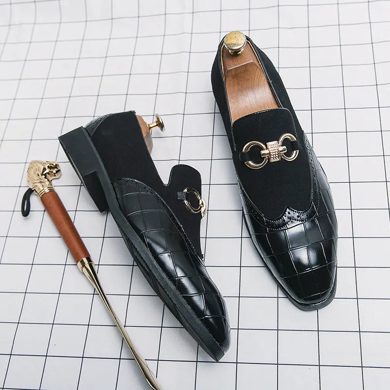 Men's black and green Korean style casual shoes with pointed toe and low-top height on a rubber sole.