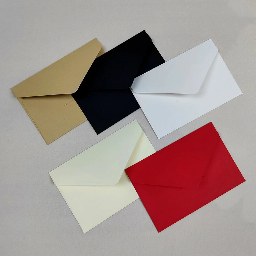Pack of 100 kraft paper mini envelopes in beige, black, light brown, red, and white