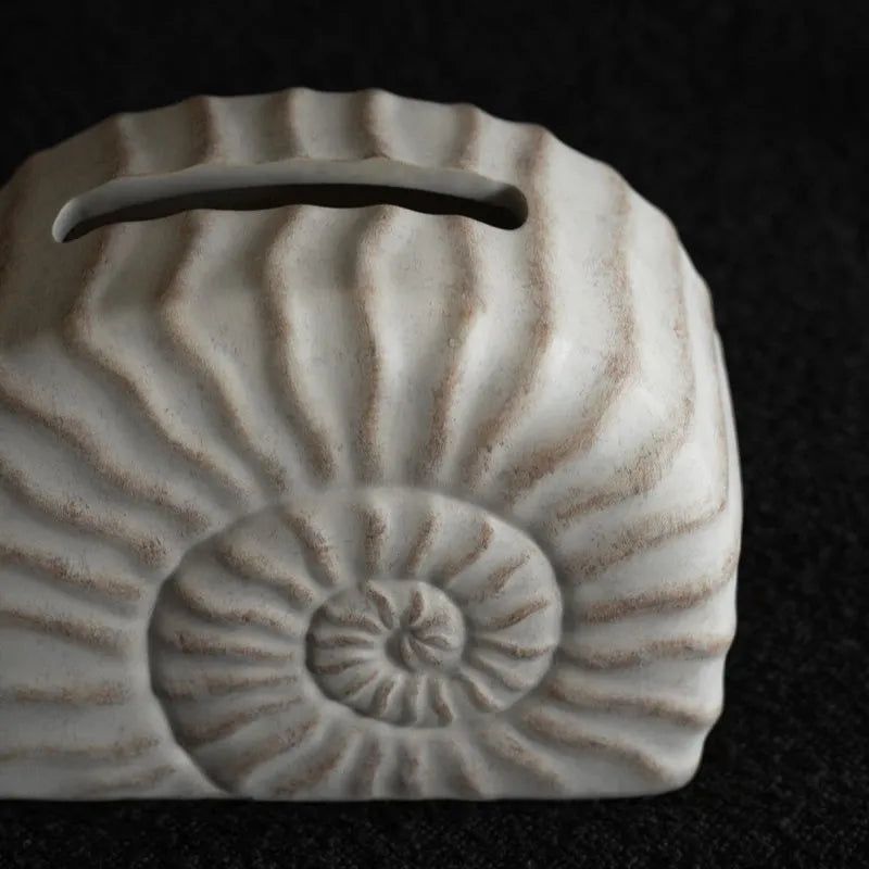Conch ramble coloured resin tissue box decoration with modern simplicity design
