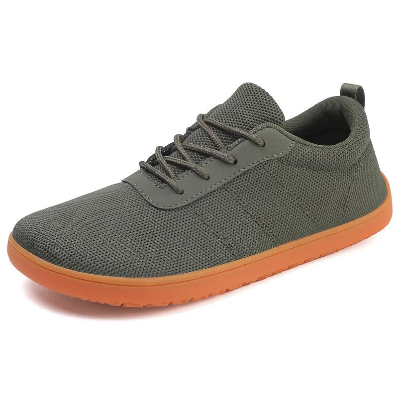 Men's wide toe walking shoes in solid colour with Flyknit upper and non-slip rubber outsole