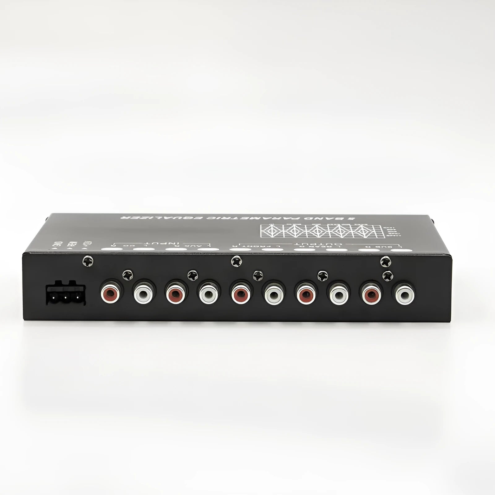 Car audio EQ frequency division amplifier with front panel controls for subwoofer adjustment