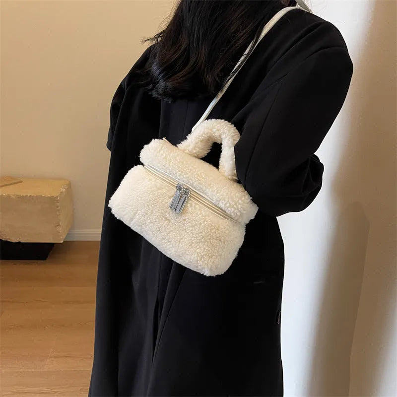 Plush women's shoulder bag in cream-white, box shape, with single strap and stitch detailing