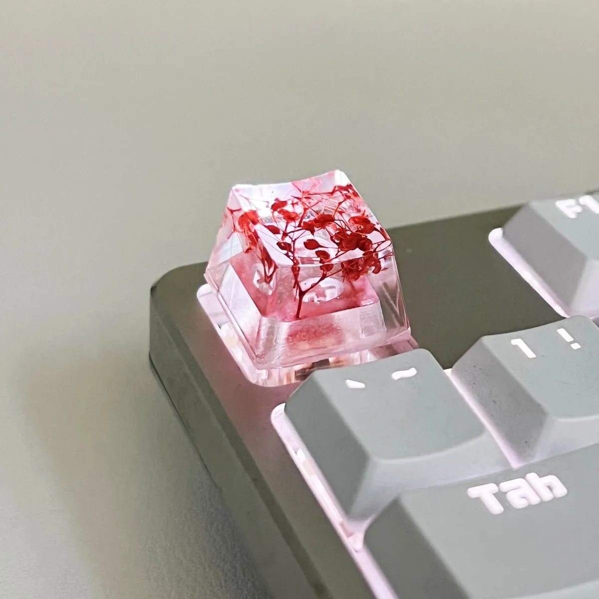Transparent resin mechanical keyboard keycap with starry sky pattern in four colour options
