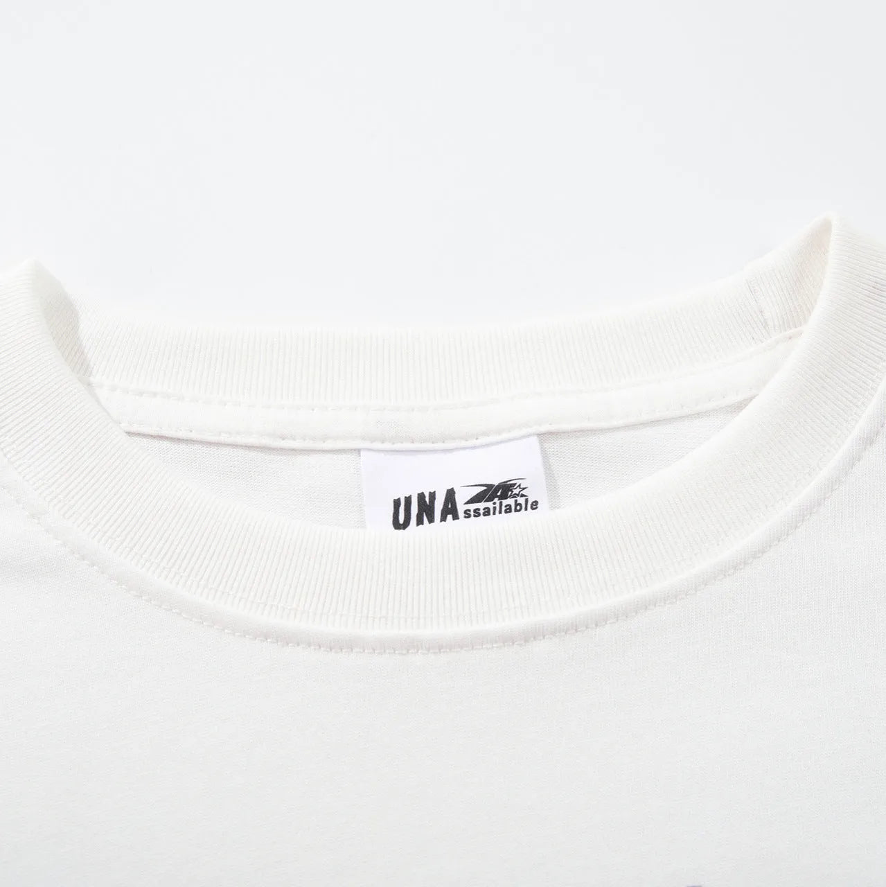 Men's retro printed cotton t-shirt in white or black with loose fit and short sleeves