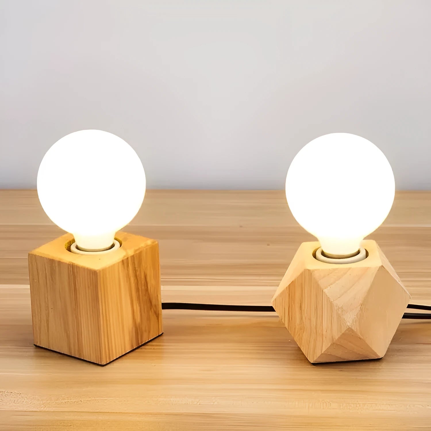 Retro wood lamp holder in square shape with hanging wire, natural wood finish, 75x80mm, E27 socket