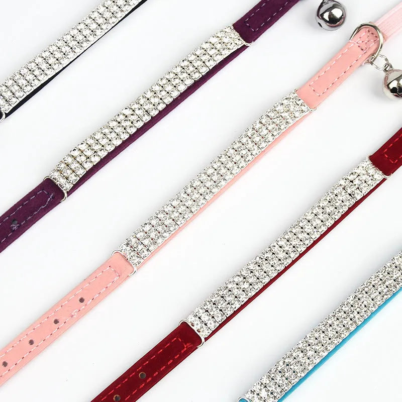 Suede velvet cat collar with rhinestones in adjustable 20-30 cm size